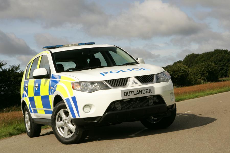  Mitsubishi Outlander UK Police Car 2008 года  (фото 9 из 11)